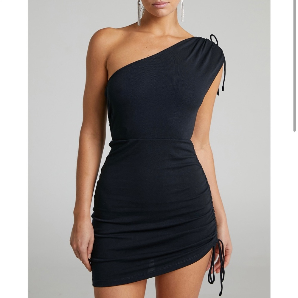 SHOWPO BLACK ONE SHOULDER MINI DRESS